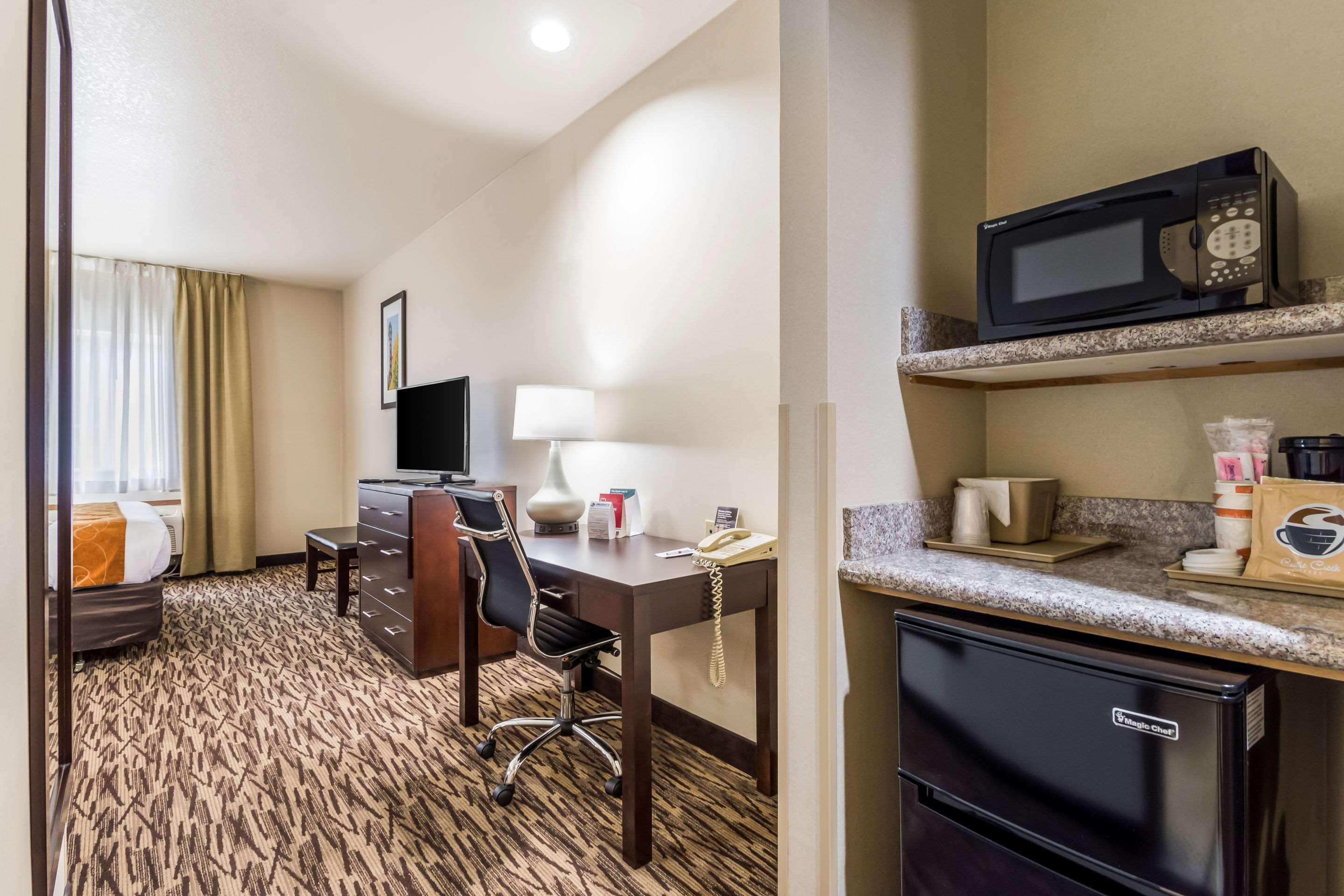Comfort Suites Portland Airport Dış mekan fotoğraf