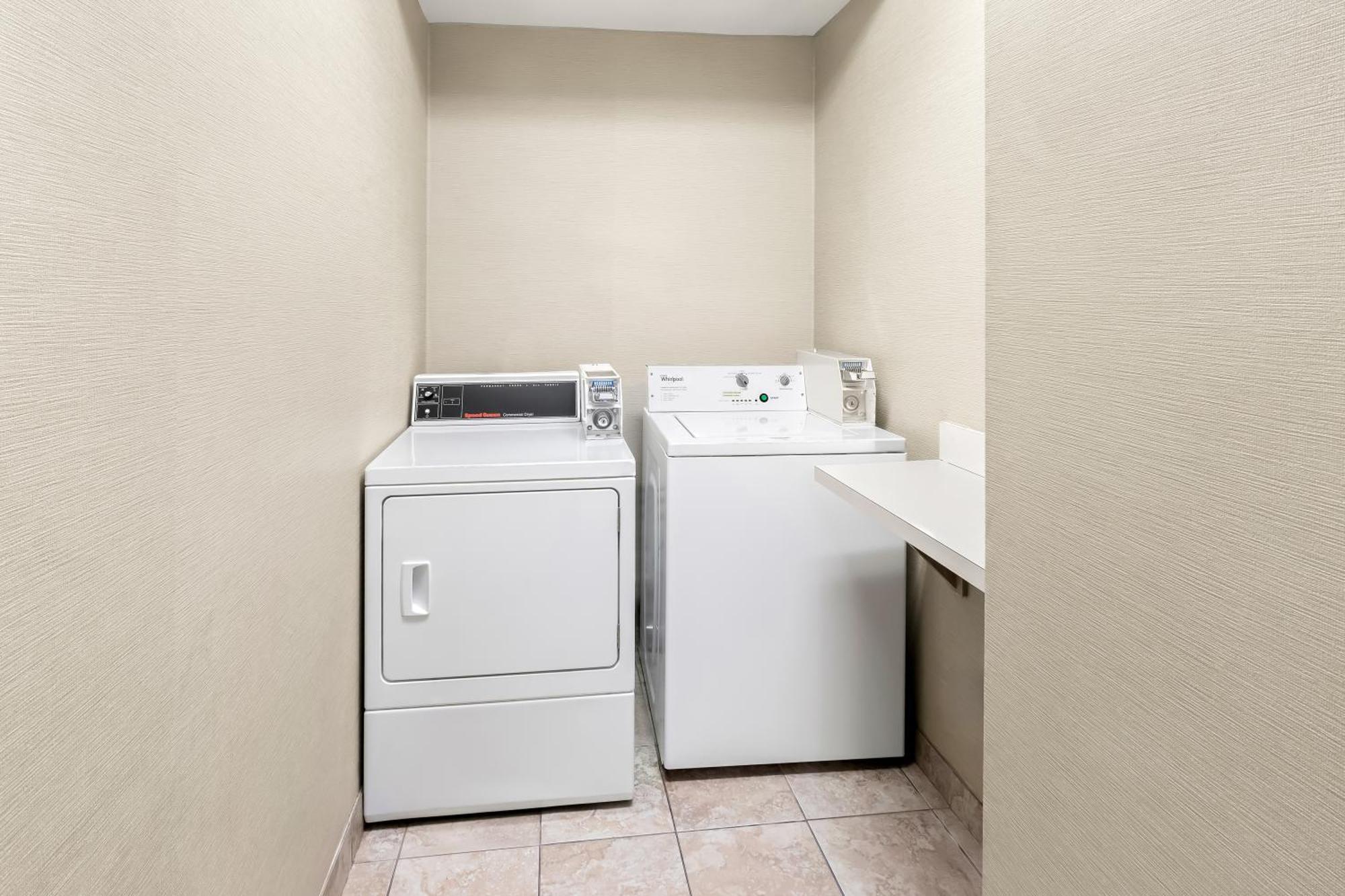 Comfort Suites Portland Airport Dış mekan fotoğraf