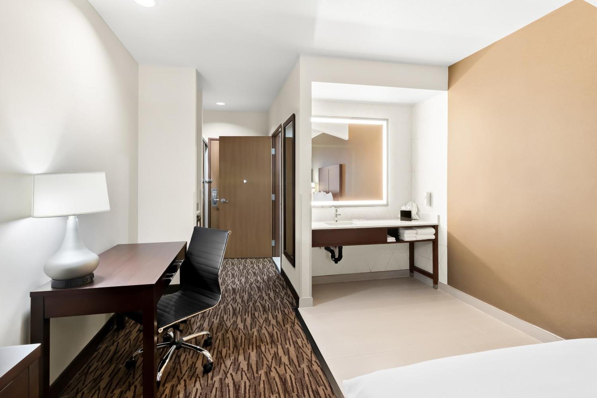 Comfort Suites Portland Airport Dış mekan fotoğraf